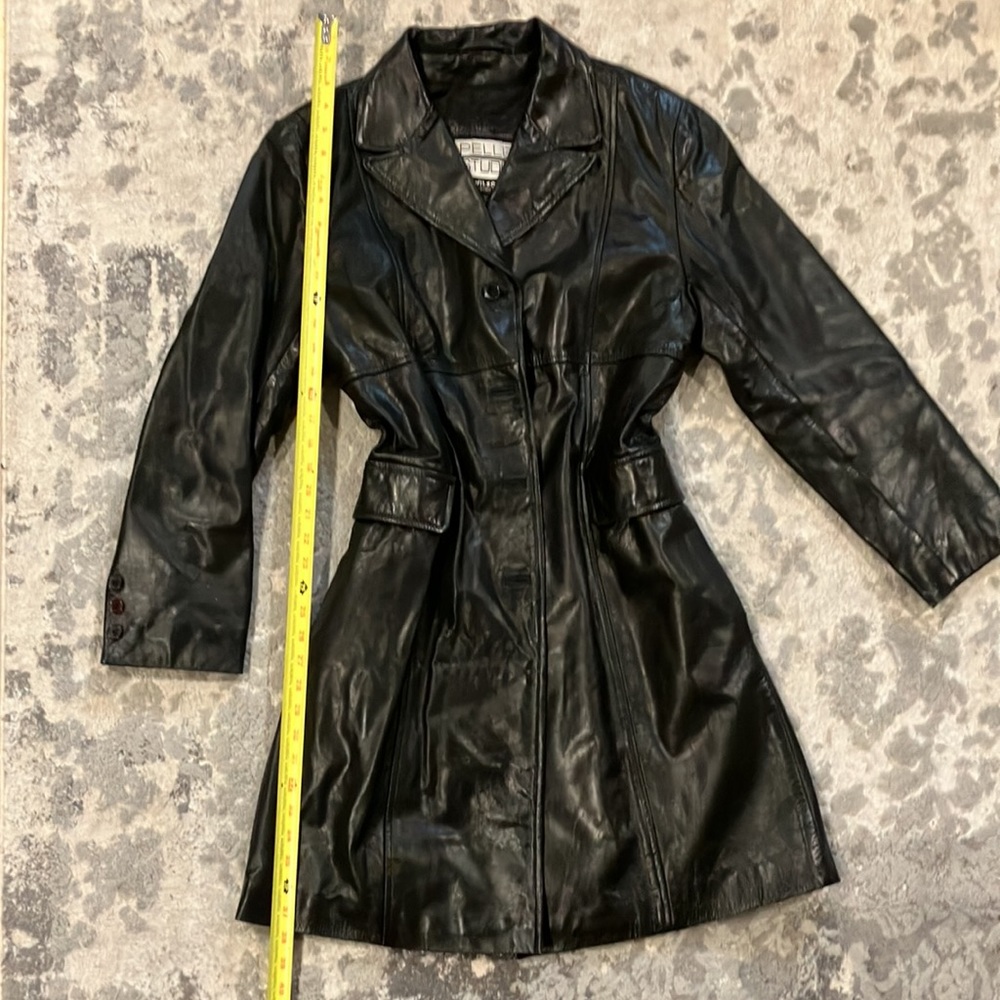Wilson’s pure leather trench coat w 2 side pockets -satin liner w split in back